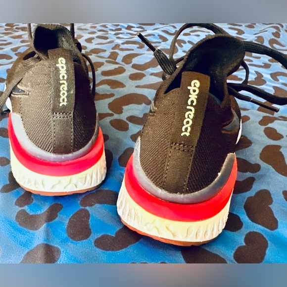 NIKE WOMENS 7 EPIC REACT BLACK 
NEON PINK - Picture 3 of 4